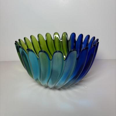 LOT 94 Vintage Blue Green Teal Art Glass Bowl & Colonial Blue Pedestal Bowl w/Ruffle Edge & Diamone Cut Pattern
