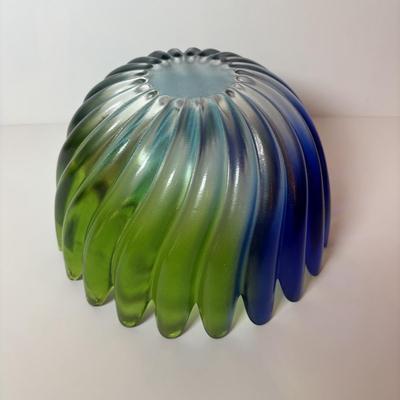 LOT 94 Vintage Blue Green Teal Art Glass Bowl & Colonial Blue Pedestal Bowl w/Ruffle Edge & Diamone Cut Pattern