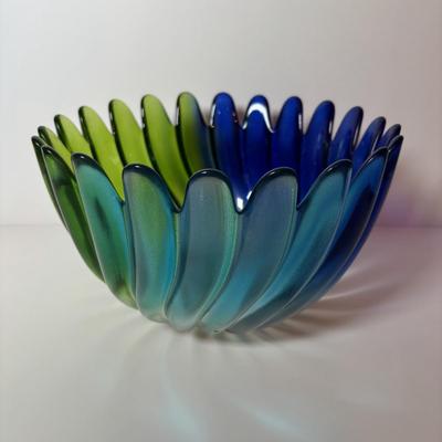 LOT 94 Vintage Blue Green Teal Art Glass Bowl & Colonial Blue Pedestal Bowl w/Ruffle Edge & Diamone Cut Pattern