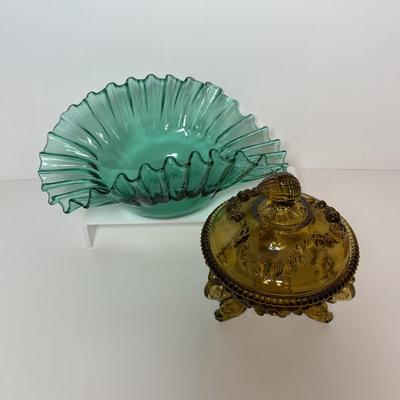 LOT 95: Beautiful Glass Argonaut Shell Footed Candy Dish and Teal Ruffled Bowl