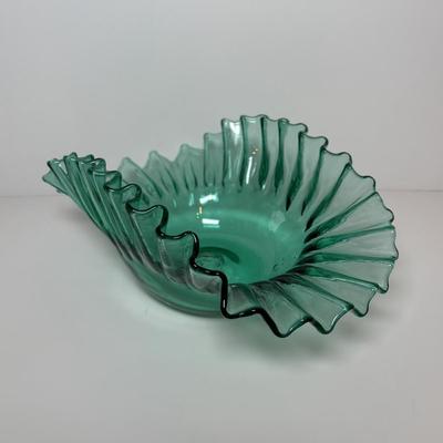 LOT 95: Beautiful Glass Argonaut Shell Footed Candy Dish and Teal Ruffled Bowl