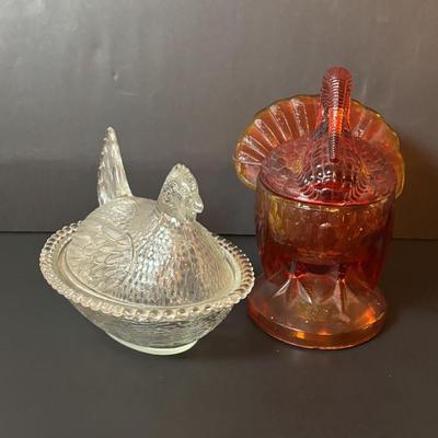 LOT 97: Vintage Amberia Lidded Turkey Dish & Hen on a Nest