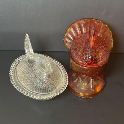 LOT 97: Vintage Amberia Lidded Turkey Dish & Hen on a Nest