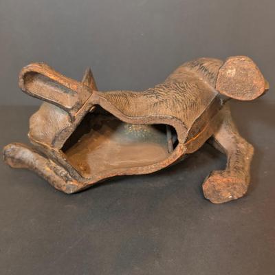 LOT 113: Heavy Cast Metal Stretching Cat Doorstop