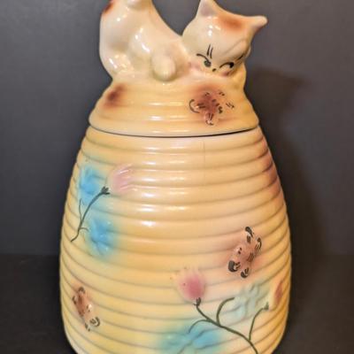 LOT 117: Vintage Made in USA Kitten on Behive Cookie Jar