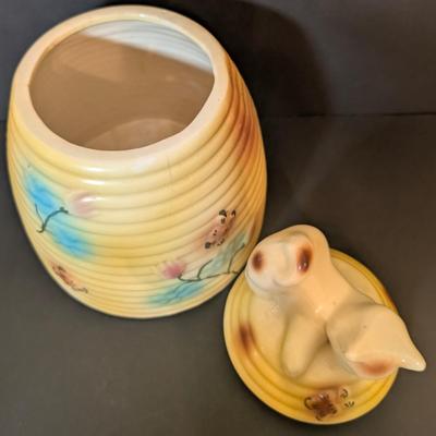 LOT 117: Vintage Made in USA Kitten on Behive Cookie Jar