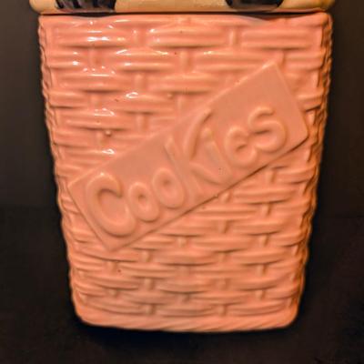 LOT 119: Vintage McCoy Kitten in Pink Basket Cookie Jar