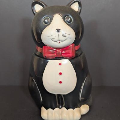 LOT 121: White & Black Cat w/Red Bowtie Cookie Jar