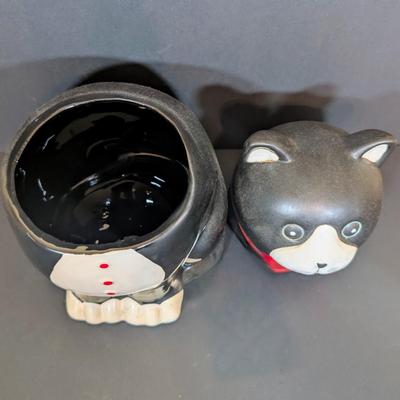LOT 121: White & Black Cat w/Red Bowtie Cookie Jar