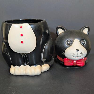 LOT 121: White & Black Cat w/Red Bowtie Cookie Jar