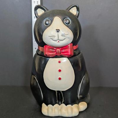 LOT 121: White & Black Cat w/Red Bowtie Cookie Jar