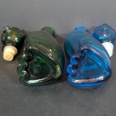 LOT 124: Collection of Salt/Pepper Shakers, Colbalt Blue & Olive Green Bottles, Hand Painted Cat Blocks