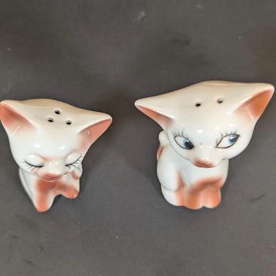 LOT 127:Holt Howard, Cute Kitten Collection of Salt and Pepper Shakers