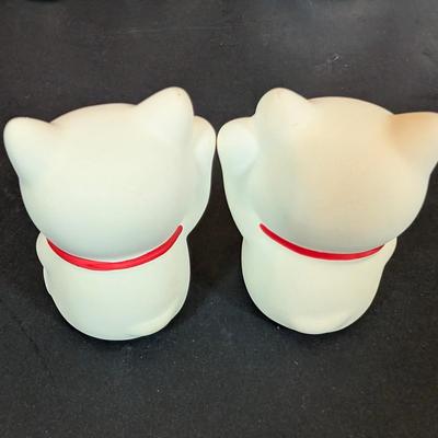 LOT 127:Holt Howard, Cute Kitten Collection of Salt and Pepper Shakers