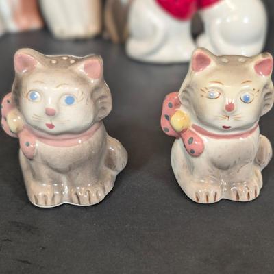 LOT 127:Holt Howard, Cute Kitten Collection of Salt and Pepper Shakers