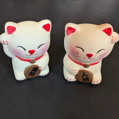 LOT 127:Holt Howard, Cute Kitten Collection of Salt and Pepper Shakers