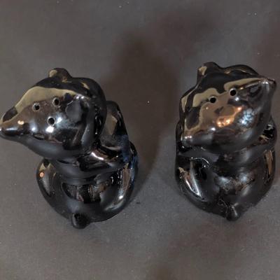 LOT 127F: Large Vintage/Antique Collection Of Black/Black & White Cat Salt & Pepper Shakers, Shows Appropriate Age Wear