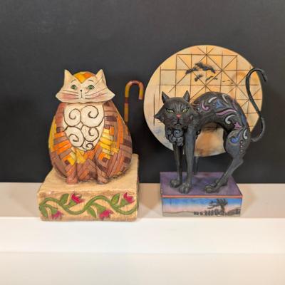 LOT 129K: Jim Shore 2003 Heartwood Creek Enesco "Elijah" Sitting Tabby & 2008 Full Moon/Halloween Black Cat Figurines