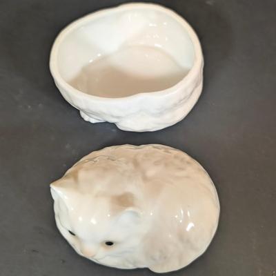 LOT 130K: Vintage Salt & Pepper Shakers, Flavia Dream Couch w/Cat Trinket Box & More