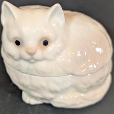 LOT 130K: Vintage Salt & Pepper Shakers, Flavia Dream Couch w/Cat Trinket Box & More