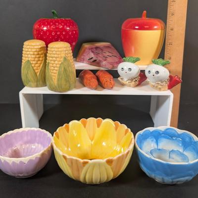 LOT 133: Vintage Hazel Atlas Strawberry & Apple Shaped Lidded Jam Jars, Rare MC Turnip Salt & Pepper Shakers, Plus Corn &...