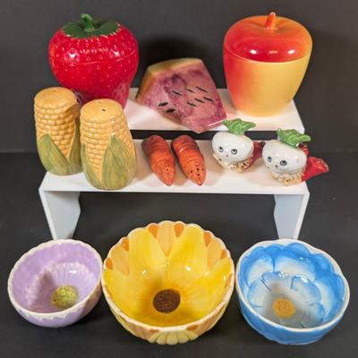 LOT 133: Vintage Hazel Atlas Strawberry & Apple Shaped Lidded Jam Jars, Rare MC Turnip Salt & Pepper Shakers, Plus Corn &...