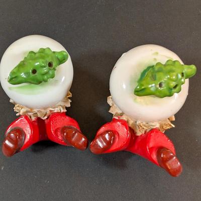 LOT 133: Vintage Hazel Atlas Strawberry & Apple Shaped Lidded Jam Jars, Rare MC Turnip Salt & Pepper Shakers, Plus Corn &...