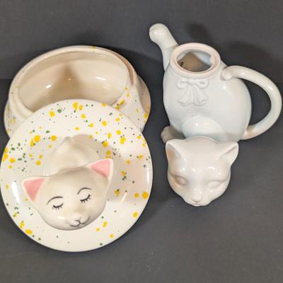 LOT 135: Vintage Enesco Poodle Dog & Butterfly Salt/Pepper, Creamer/Sugar Set,