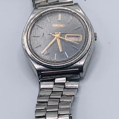 LOT 164: Large Assortment of Vintage Tie Bars and a Seiko Watch
