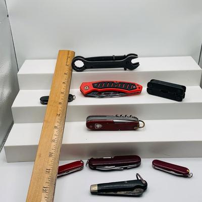 LOT 165: Collection of Folding Pocket Knifes by Frost, Wenger, and More