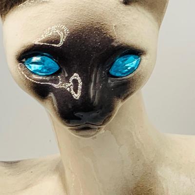 LOT 169: 1950’s Siamese Cats Ceramic TV Lamp