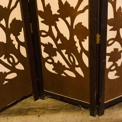 LOT 170: Vintage Three (3) Panel Wood Screen