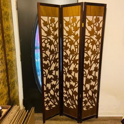 LOT 170: Vintage Three (3) Panel Wood Screen