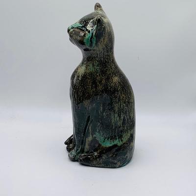 LOT 182: MCM Ceramic Pottery Fat Cat, Blue Mountain Style Ceramic Cat and More