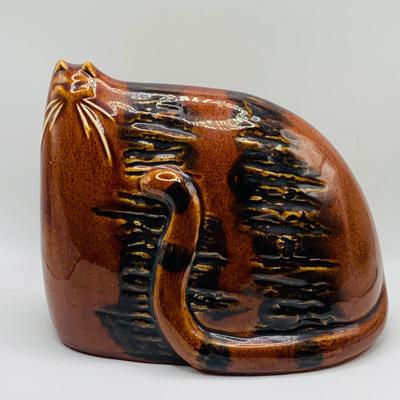 LOT 182: MCM Ceramic Pottery Fat Cat, Blue Mountain Style Ceramic Cat and More