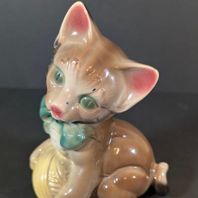 LOT 192: Vintage Doggie w/Mailbox Planter, Kitten w/Ball of Yarn Figure, and 2 Kitty Air Diffusers or Catus Planters