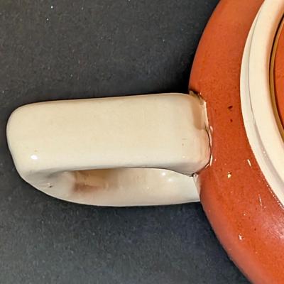 LOT 194: Vintage Kitchen Collection: Regent Sheffield Steak Knives, Norcrest Hen on Nest w/Egg Salt/Pepper Shakers, Shawnee Salt/Peppers...