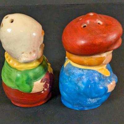 LOT 195: Collection of Salt/Pepper Shakers: Old and New