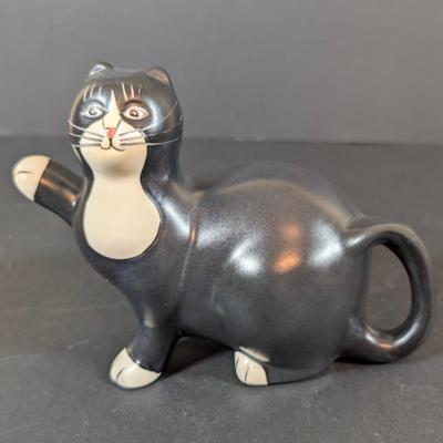 LOT 196: Cat Teapot & More Collection