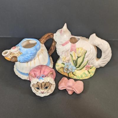 LOT 196: Cat Teapot & More Collection
