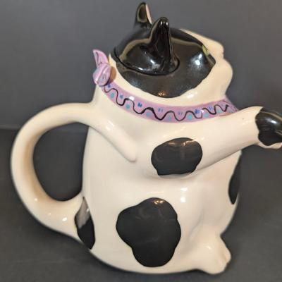 LOT 196: Cat Teapot & More Collection