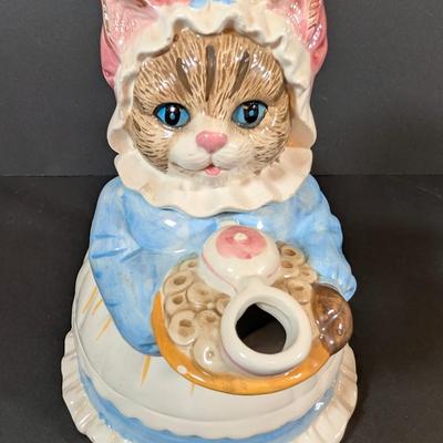 LOT 196: Cat Teapot & More Collection