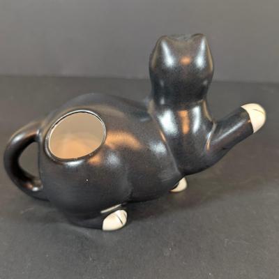 LOT 196: Cat Teapot & More Collection