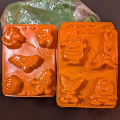 LOT 197: Cookie Cutters, Jello Molds, Covered Cake Dish