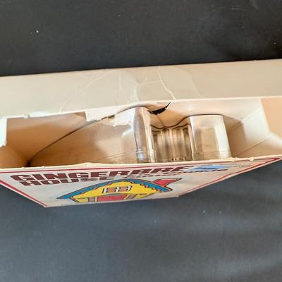 LOT 197: Cookie Cutters, Jello Molds, Covered Cake Dish