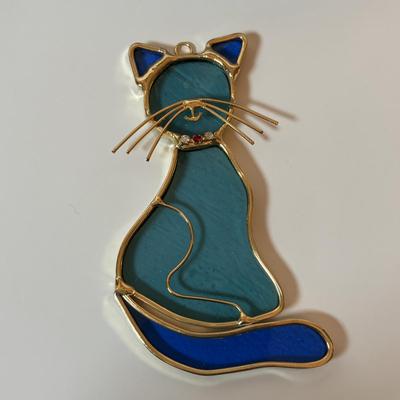 LOT 219: Here Kitty! Collection of Danbury Mint, Franklin Mint, Bradford Exhange Plates, Suncatcher & Painting: