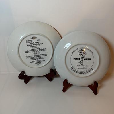 LOT 219: Here Kitty! Collection of Danbury Mint, Franklin Mint, Bradford Exhange Plates, Suncatcher & Painting:
