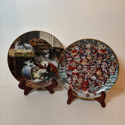 LOT 219: Here Kitty! Collection of Danbury Mint, Franklin Mint, Bradford Exhange Plates, Suncatcher & Painting: