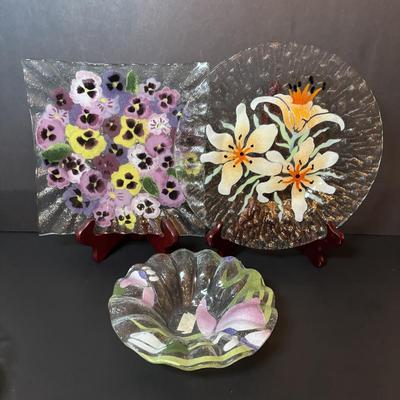 LOT 220: Fused Glass Plate Collection