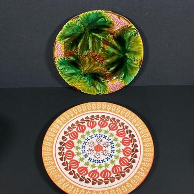 LOT 248: Thanksgiving / Autumn Holiday Themed Entertaining / Decorative Collection